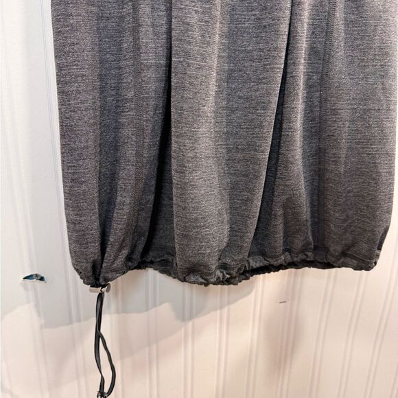 Lululemon Your Heart Out Tank
- Heathered Black Sz 6 - Picture 7 of 8